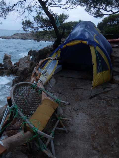 Viele Zelte sind verlassen 