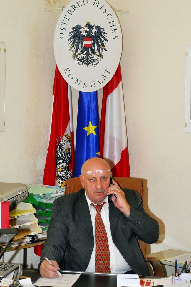 Honorary Consul Peter Klein