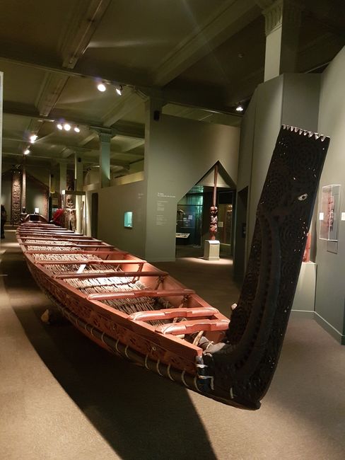 A waka - the Maori war canoe