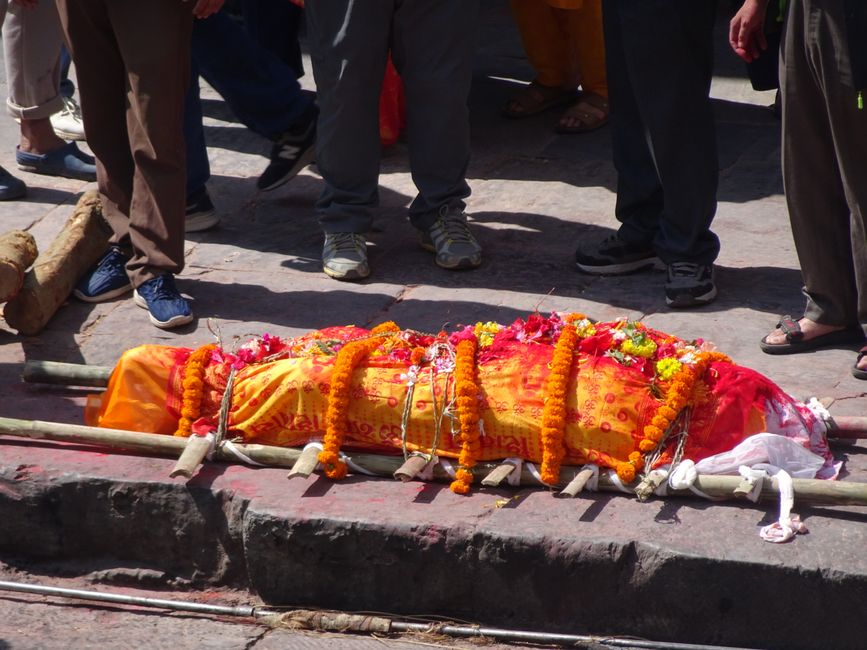 Leichenverbrennung in Pashupatinath 
