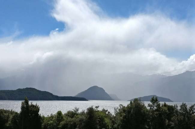 01/02 Wednesday, Te Anau, Colac Bay, sunny, 20 degrees, windy, 120km