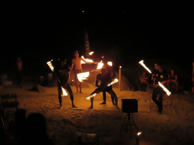 Feuershow am Strand