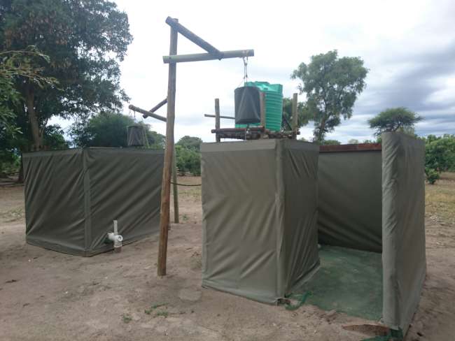 Unsere Toiletten in Camp Dijara, dem Löwencamp