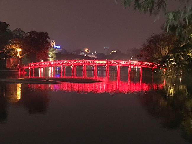 Die rote Brücke