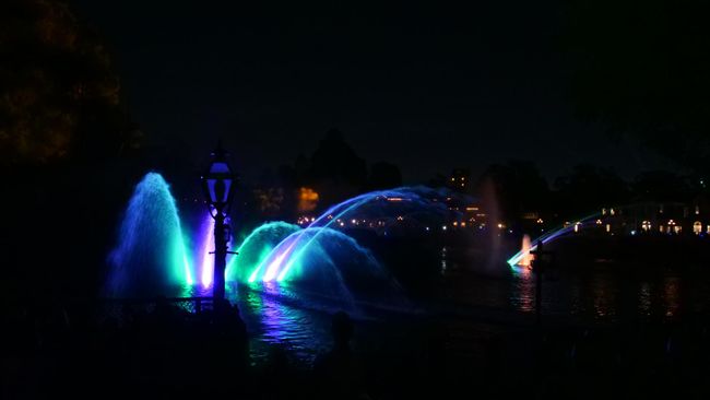 Disneyland - bei Nacht