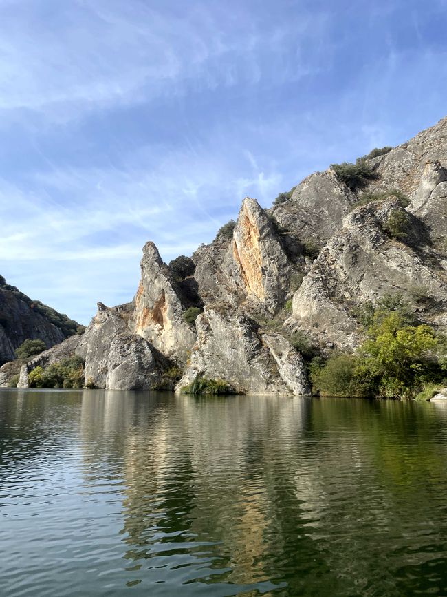 Rocks on the Rio Duero