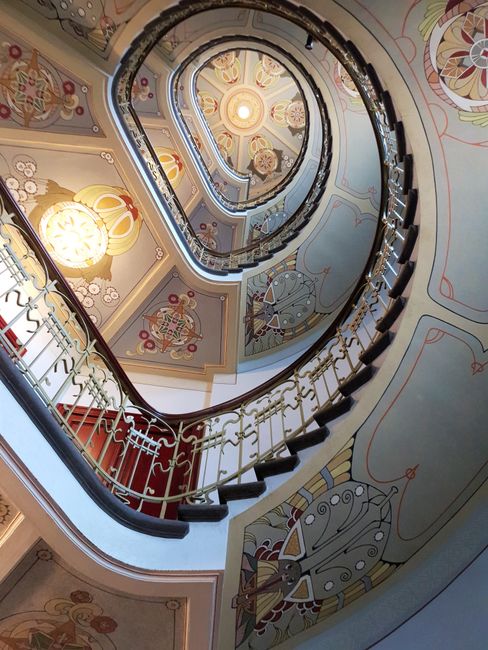 Staircase grandeur