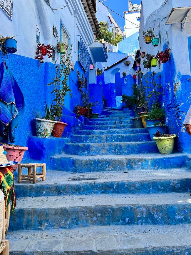Gassen, Treppen, Häuser – alles in Blau. (Foto: Birgit)