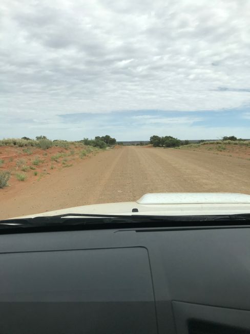 Driven 180km on gravel road from Kings Canyon. We were really afraid of getting a flat tire 😱 Now we have arrived in Alice Springs.