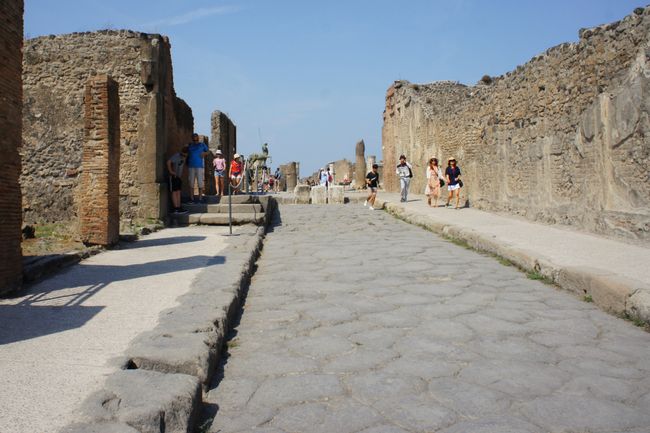 Pompeji und Neapel