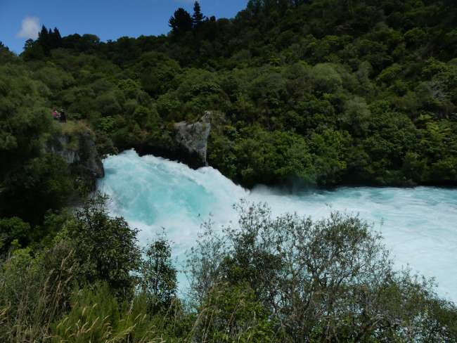 Der 11m hohe Wasserfall