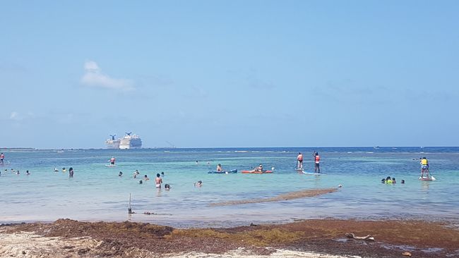 Cruise ships in Mahahual
