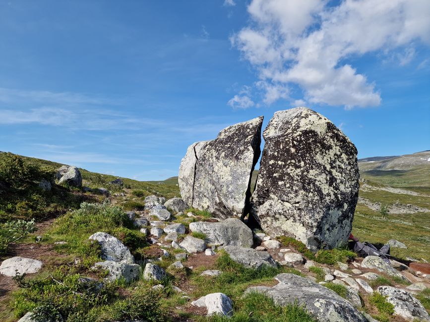 Hiking to the Three-Country Cairn