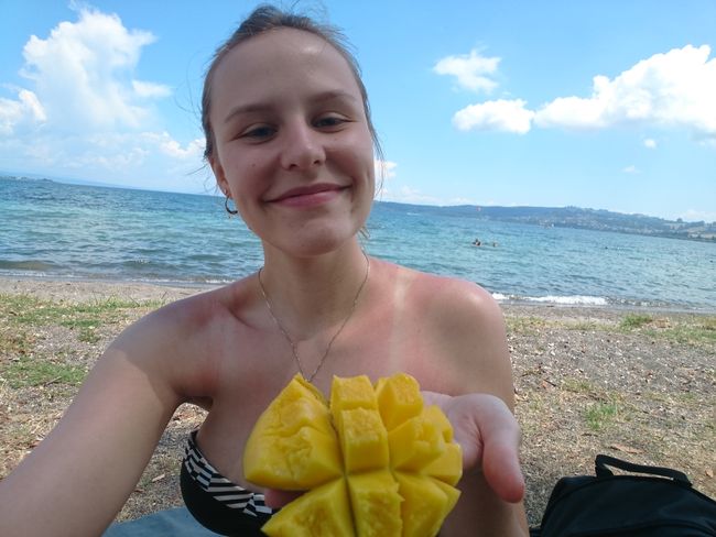 Neue Art Mango zu essen. Abgeschaut bei meinen aisatischen Hostelmitbewohnern.