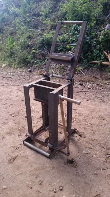 Machine with open flap