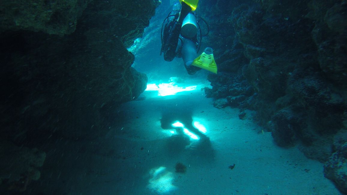 Diving through the wreck