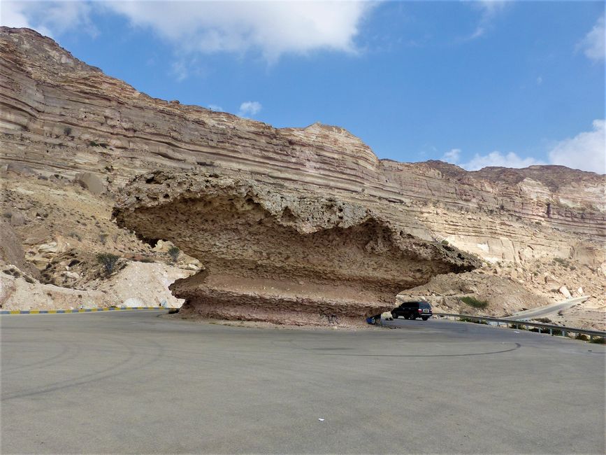 Strada costiera è Wadi Shuayamiah
