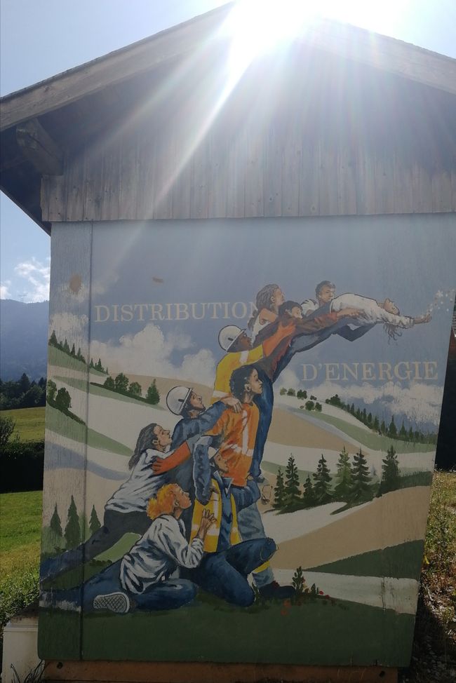 Street art on top of the pass to Annecy 