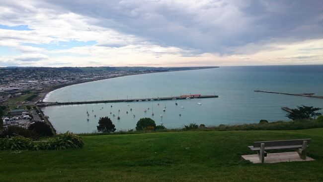 View over the city of Oamaru and its bay