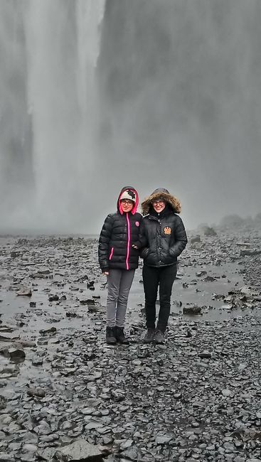 Großes Wiedersehen und Island bei Regen und Wind