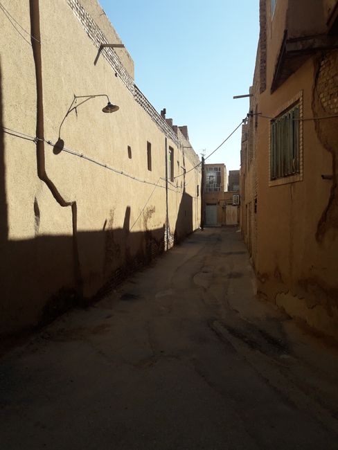 Narrow alley XI