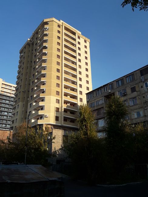 High-rise building in the Antarayin district