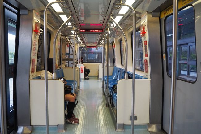 Metro in Taipeh. In Singapur und Shanghai sieht sie genauso aus. 