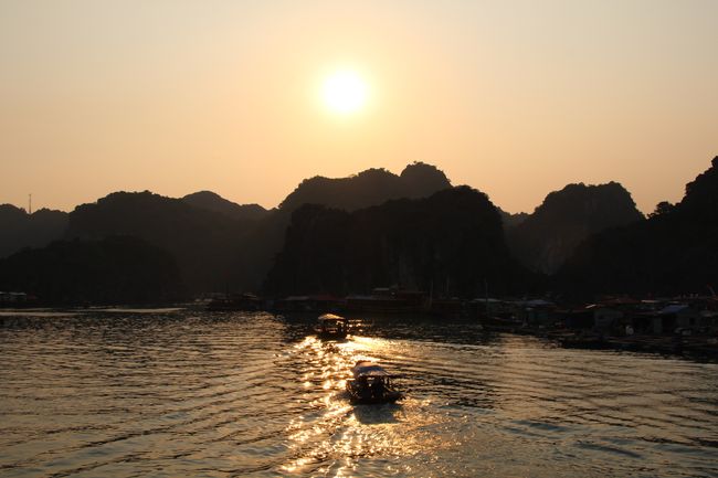 Sonnenuntergang in der Lan Ha Bay
