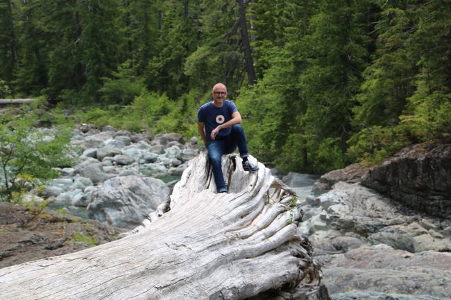 Kanadischer Holzfäller nach getaner Arbeit in den Wäldern ...