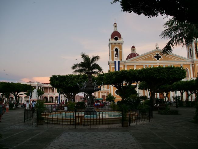 Parque Central & Kathedrale