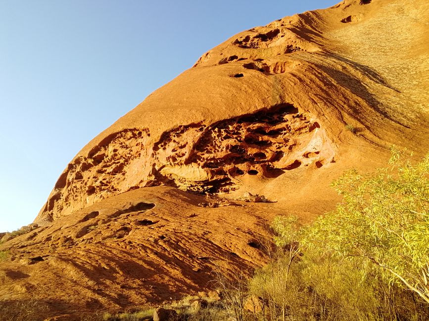 Zerklüfteter Uluru