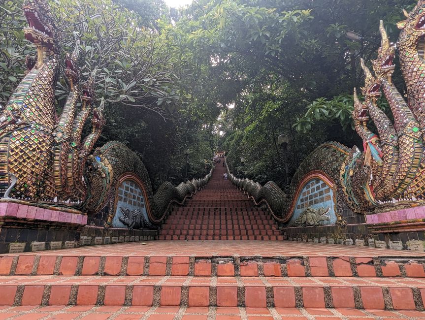 Treppen zum Tempel