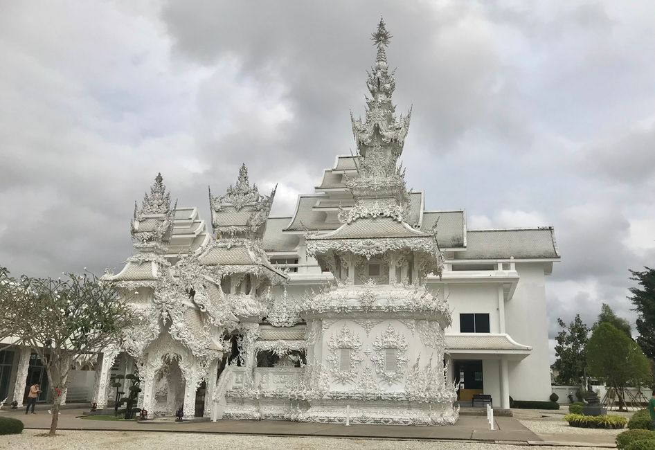 16. Tag - Chiang Rai - Wat Rong Khun