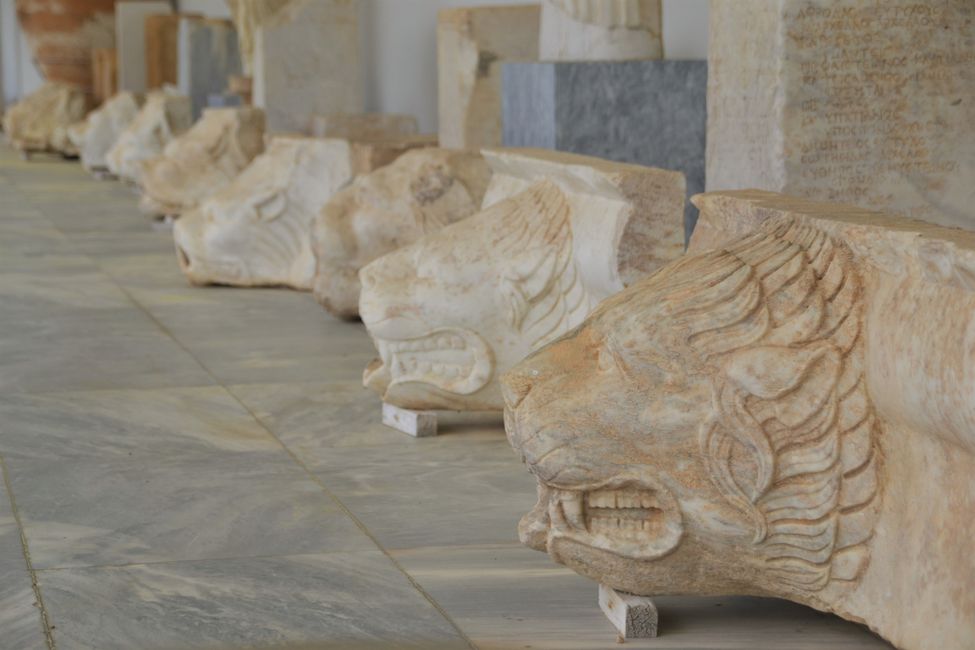 These lion heads were once at the Temple of Zeus, but now they are lying in front of the archaeological museum. 