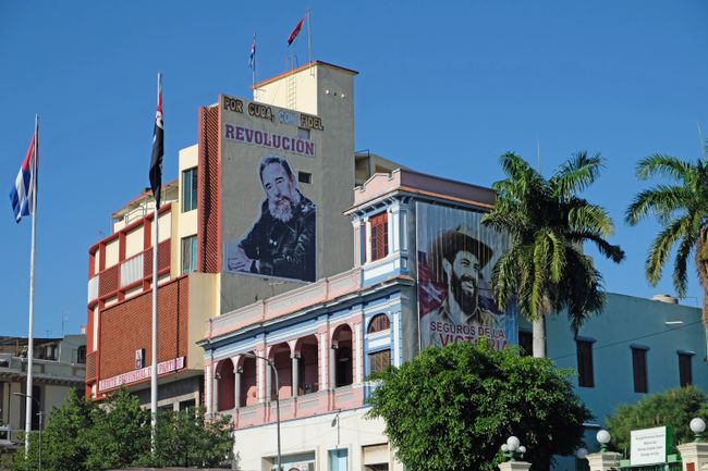 Auch Fidels Revolutionsbotschaften sind auf der Insel omnipräsent.