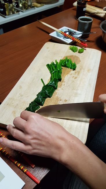 Cutting spinach