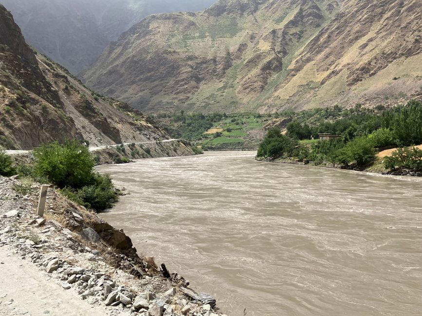 Tajikistan: Drive into the Pamir - halfway/second part