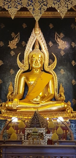 "Buddha Chinnaraj", eine der meistverehrten Buddhastatuen Thailands...
