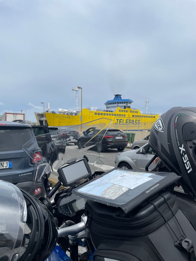 Our €15 ferry to the mainland