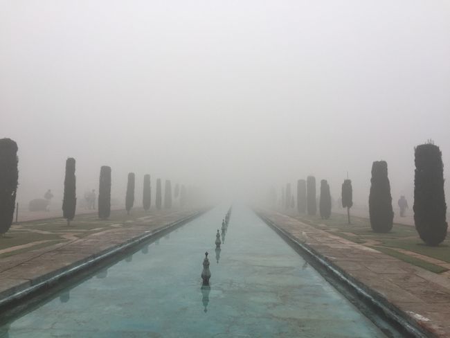 Day 17: New Delhi, India - The search for the Taj Mahal in a night and fog operation