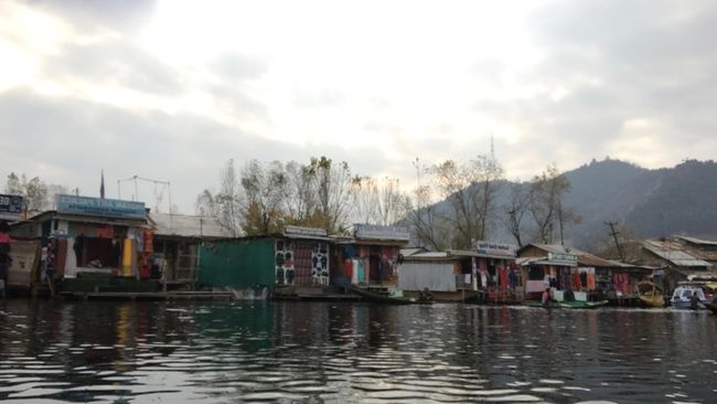 Boat tour through Srinagar