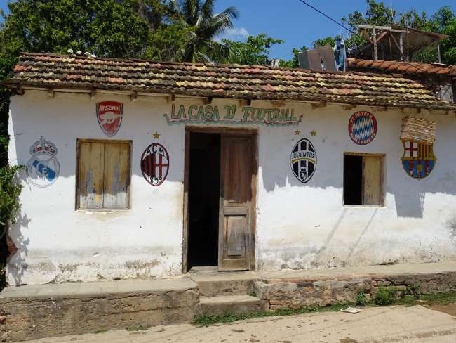 Haus eines kubanischen Fussballfans in Trinidad