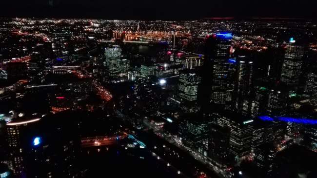 Blick auf Melbourne bei Nacht