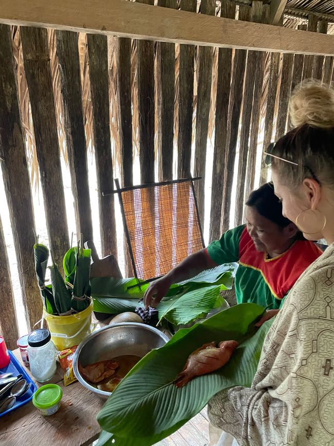 Traditional cooking with a Siona woman
