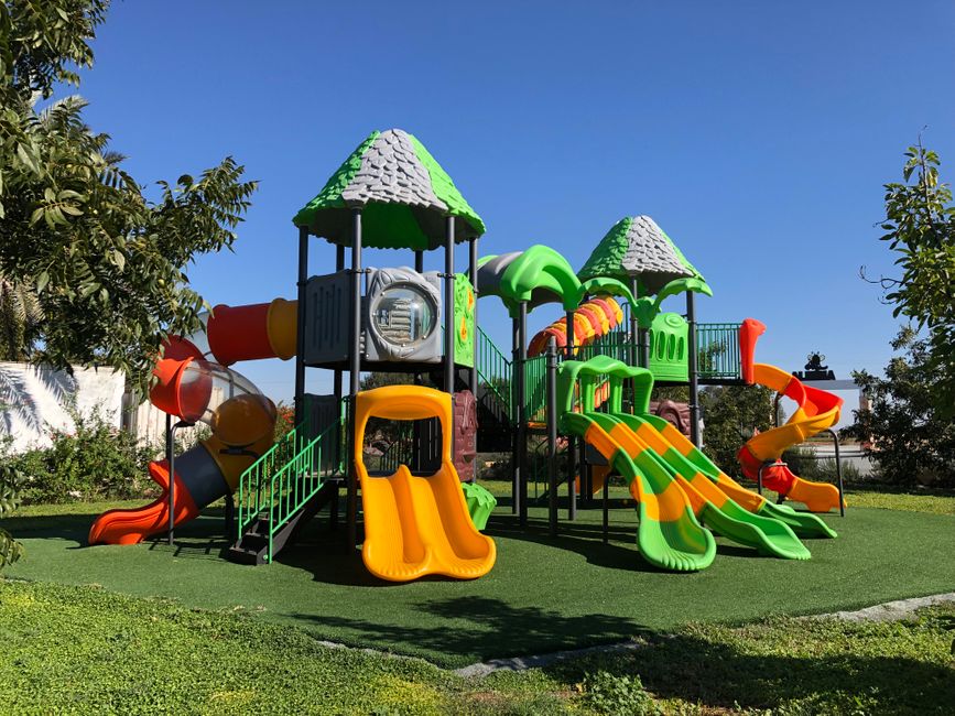 Antelia Bee Park: Playground
