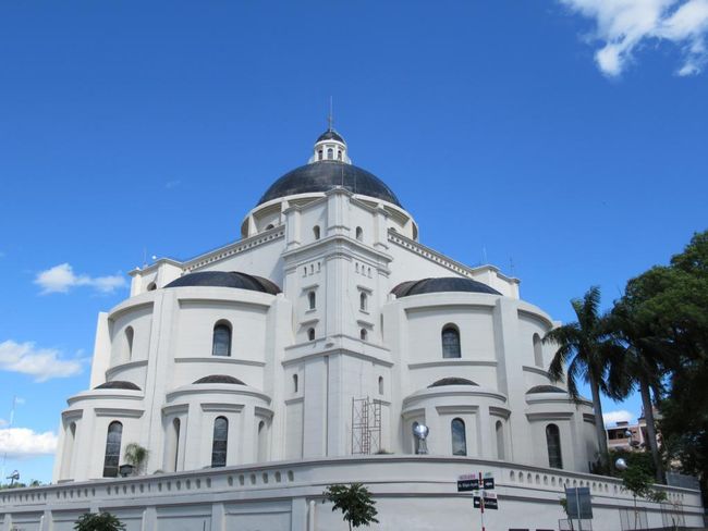 Caacupe: Basilica