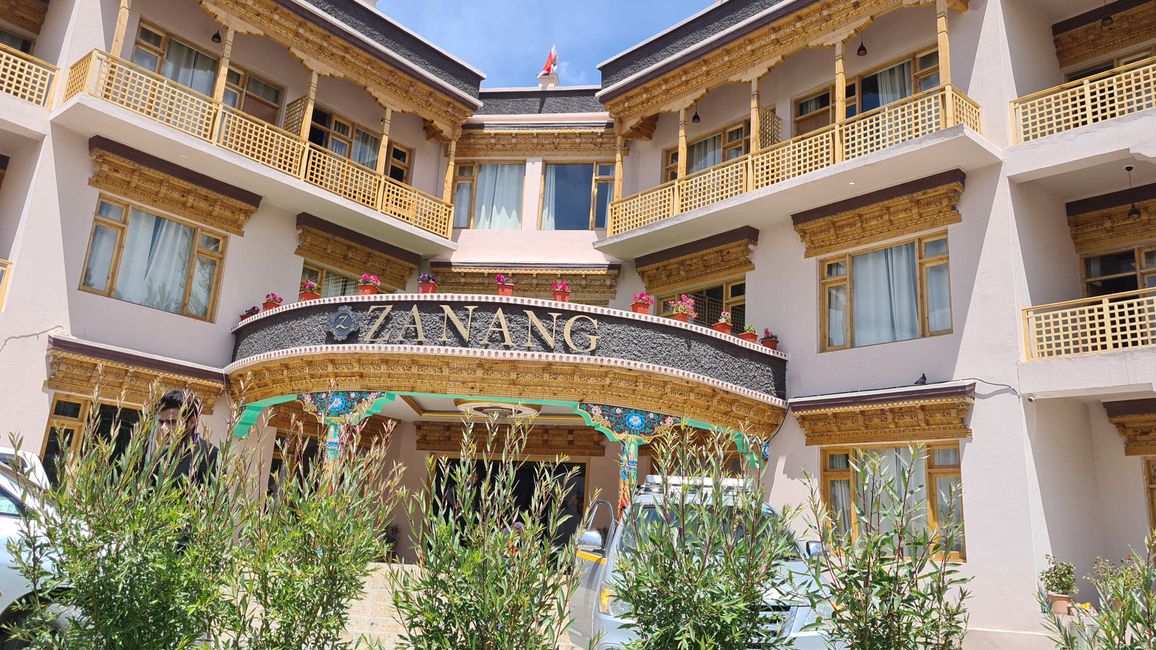 Zanang Hotel