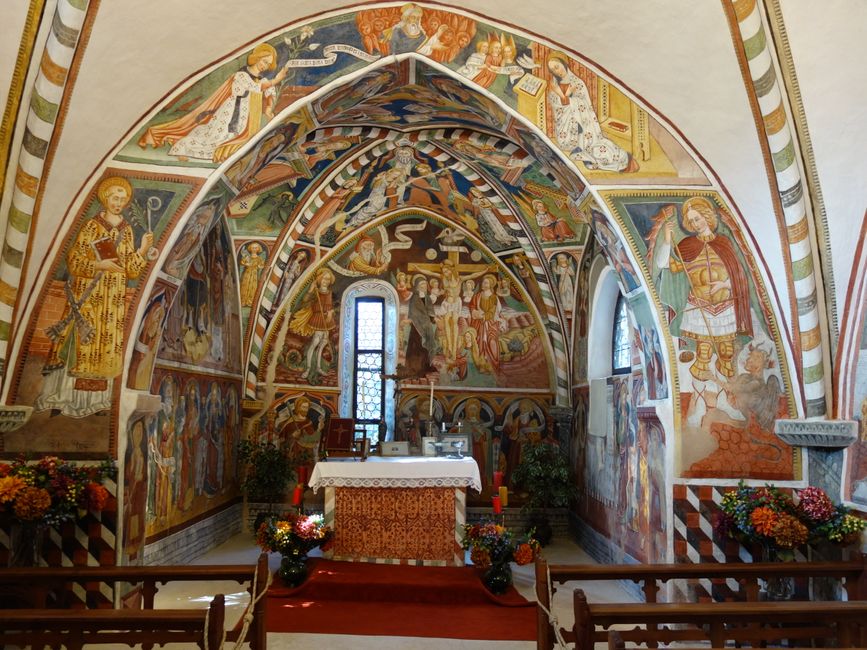 Castel Valer (chapel interior)