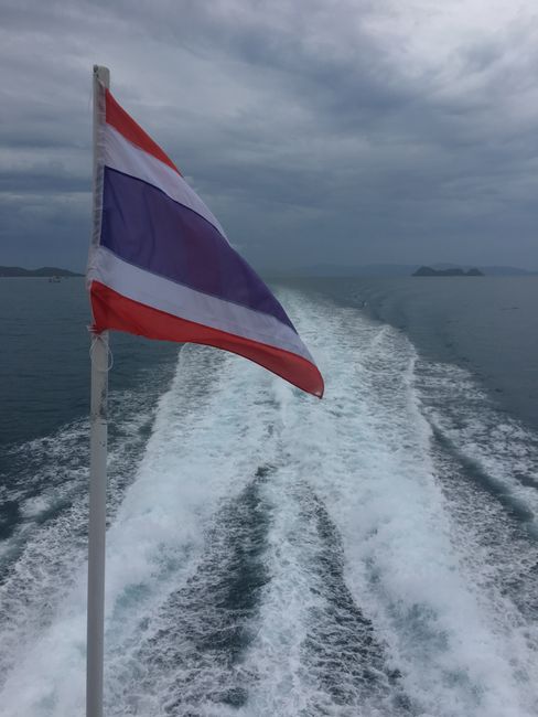 Crossing to Koh Tao (great weather)