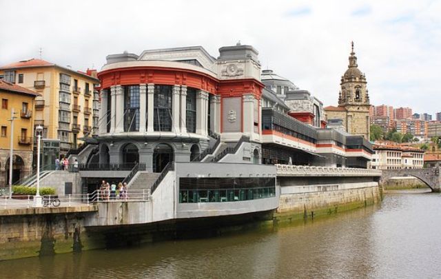 Markthalle von vorn
